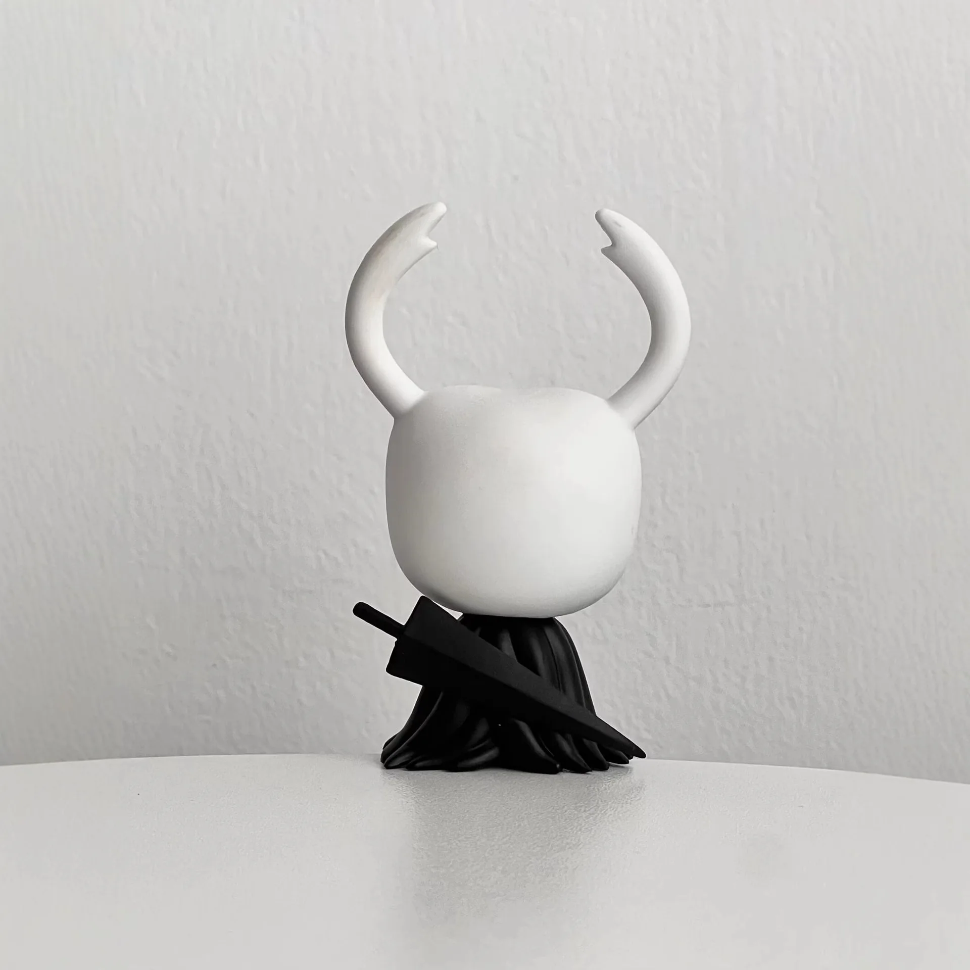 Figura de acción Hollow Knight para coleccionismo de escritorio - imagen 2