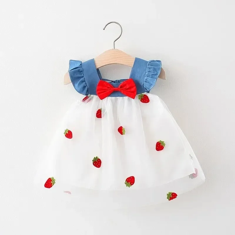 Vestido de niña con manga voladora y lazo, fresas bordadas - imagen 5