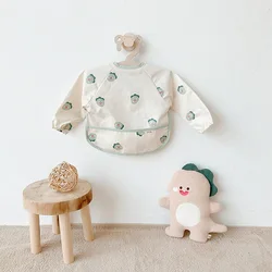 Babero impermeable TPU con manga larga para bebés