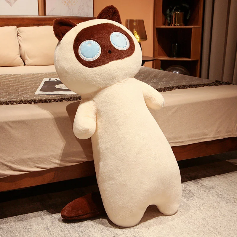 Muñeco animal de peluche sobre cama infantil