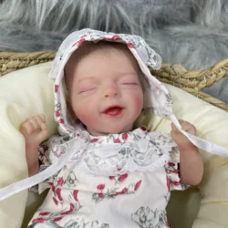 Salia muñeca reborn de mini bebé con piel 3D y cuerpo de tela