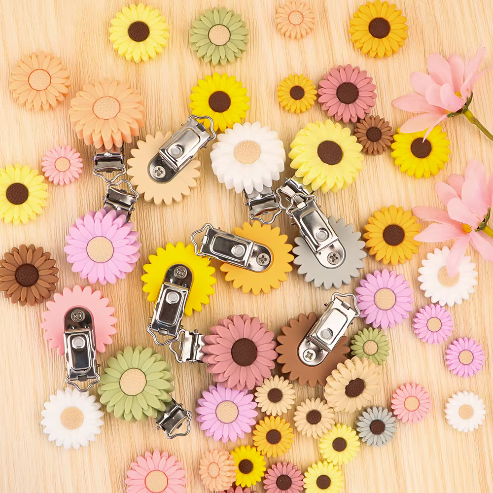 Detalle de los mini clips de crisantemo