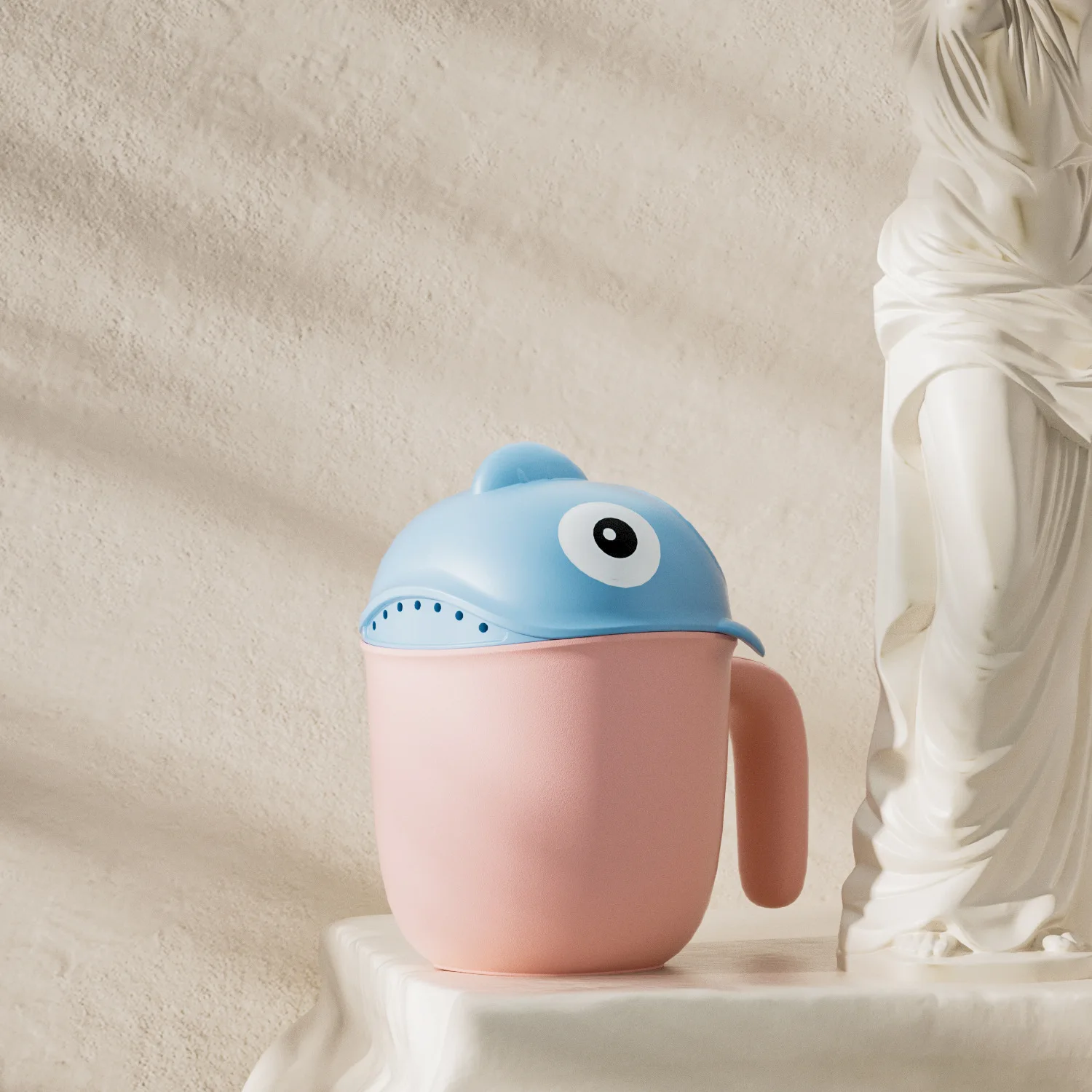 Taza de champú tiburón para bebé – Plástico suave y divertido - imagen 2
