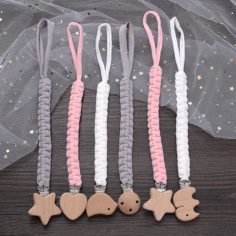 Cadena de chupete de ganchillo con clip de madera de haya – Motivos corazón y luna - imagen 4