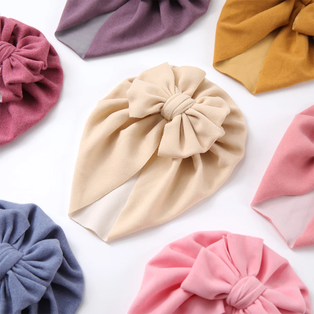 Turbante de cachemira en tono neutro