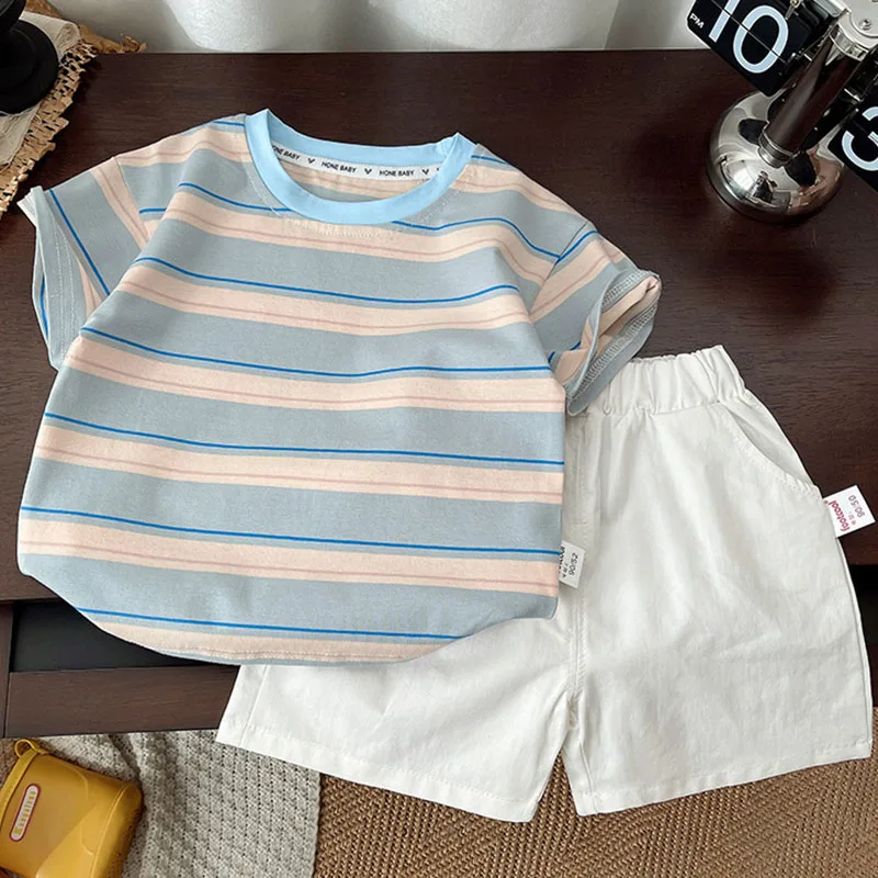 Conjunto de verano niño: camiseta manga corta a rayas y pantalón corto - imagen 5