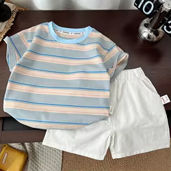 Conjunto de verano niño: camiseta manga corta a rayas y pantalón corto