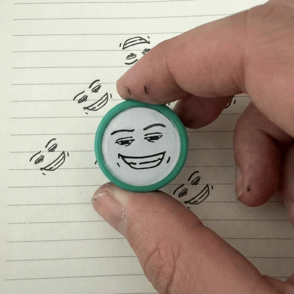 Vista del diseño estilo anime y caritas