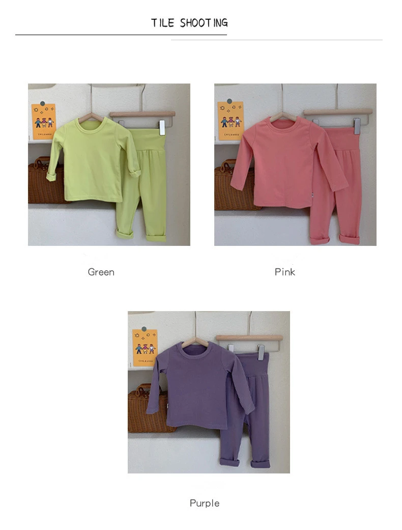 Conjunto de ropa de hogar para niño en habitación
