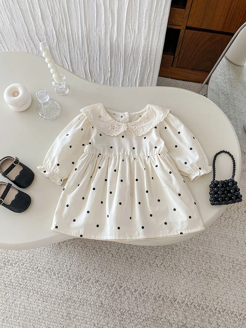 Vestido en uso con silueta acampanada
