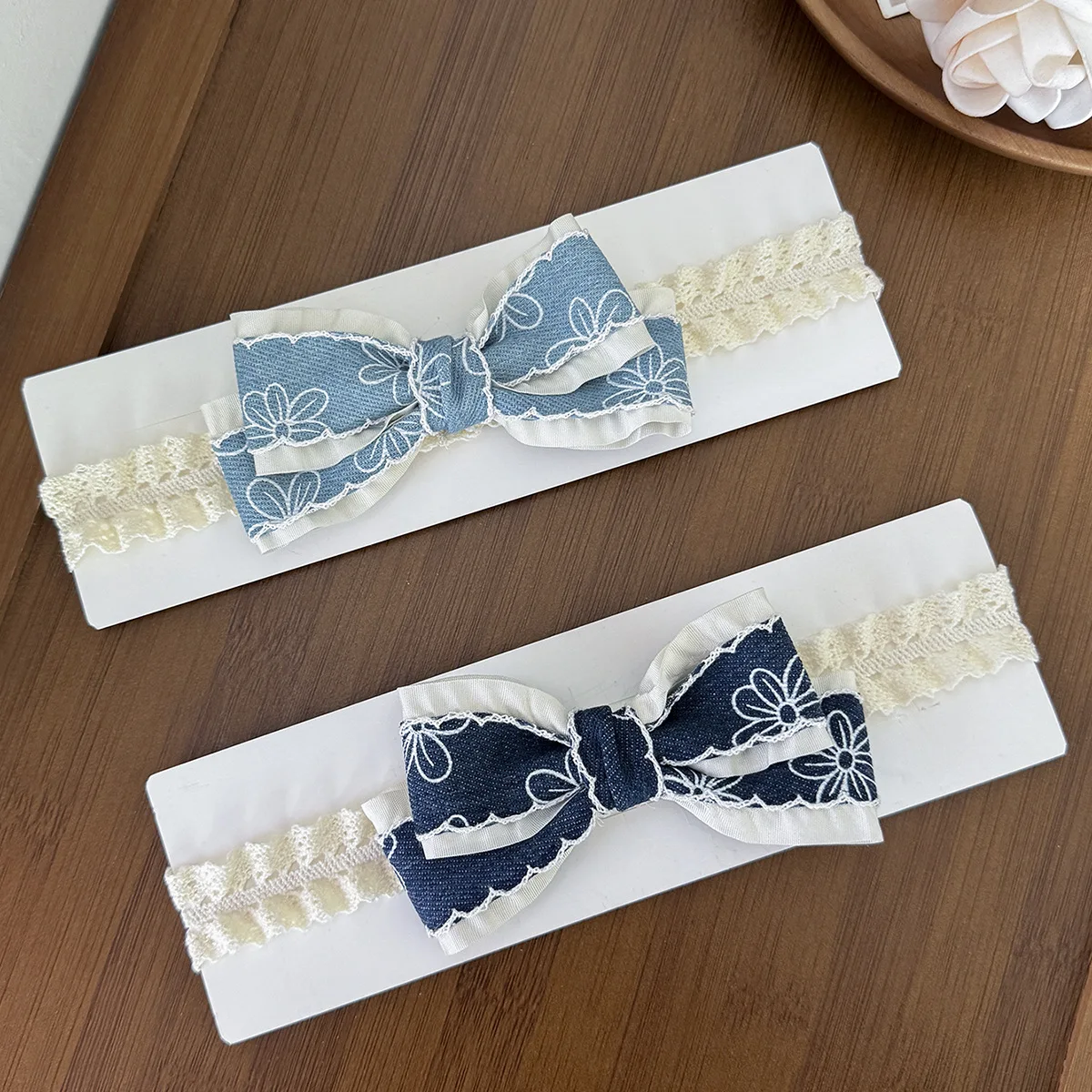 Detalle del lazo floral coreano