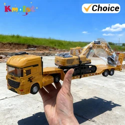 Camión de juguete de construcción con semirremolque y excavadora