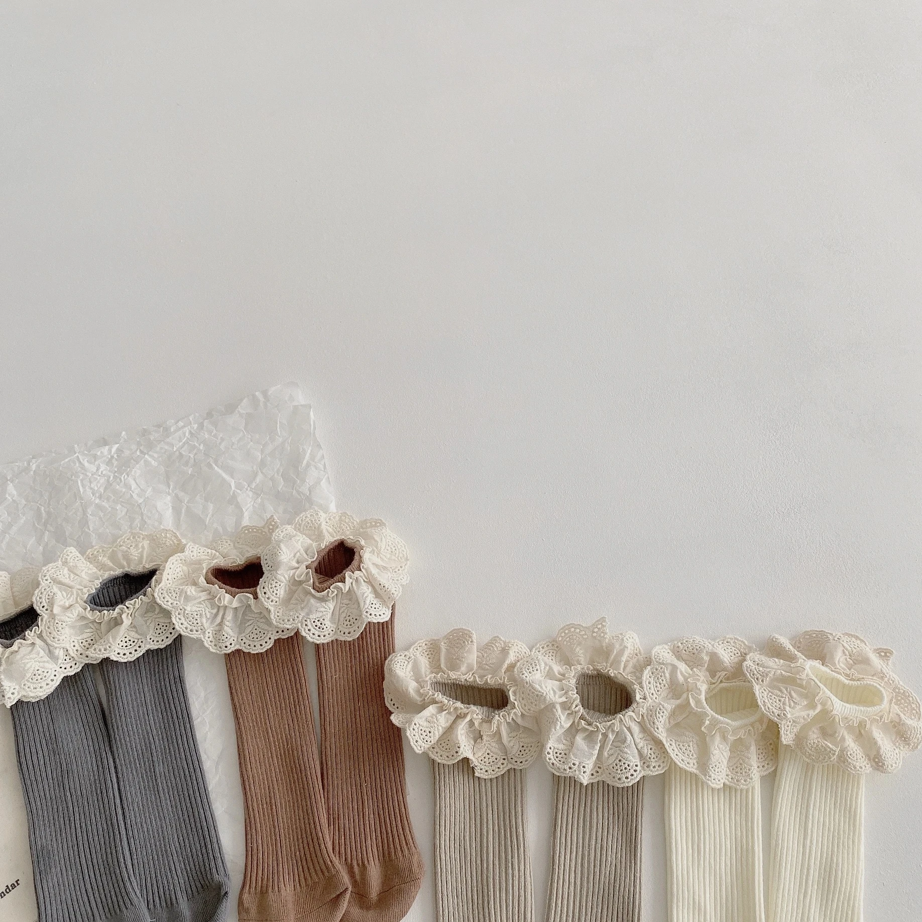 Calcetines de encaje con volantes para niña – Algodón suave estilo princesa - imagen 5