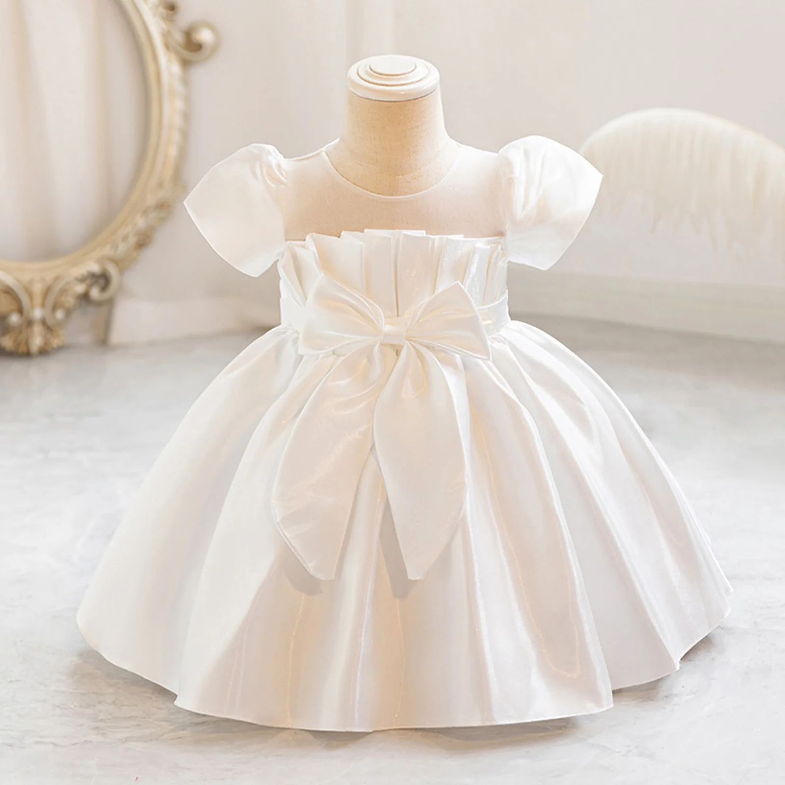 Look de princesa con vestido de flores