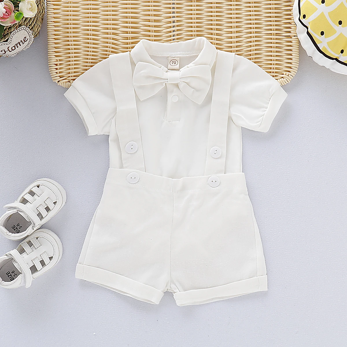 Pantalón con tirantes para bebé