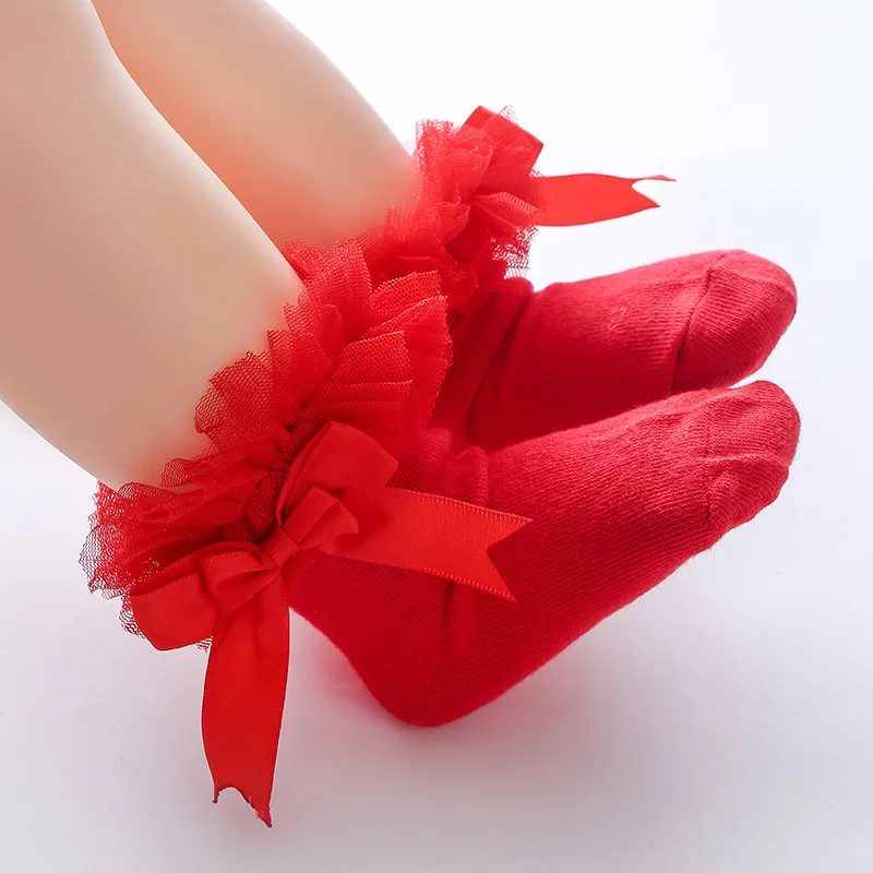 Calcetines infantiles cómodos y con diseño romántico