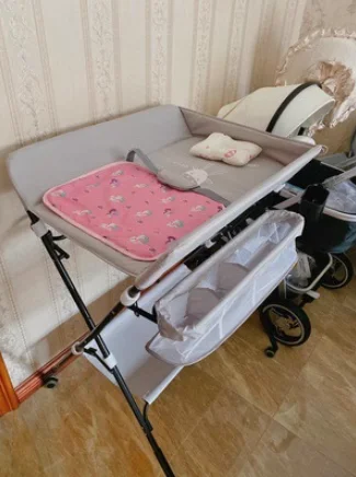 Mesa de bebé en uso