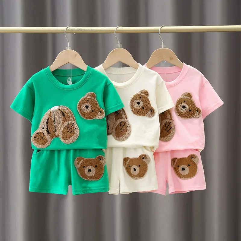 Vista del conjunto infantil en color rosa