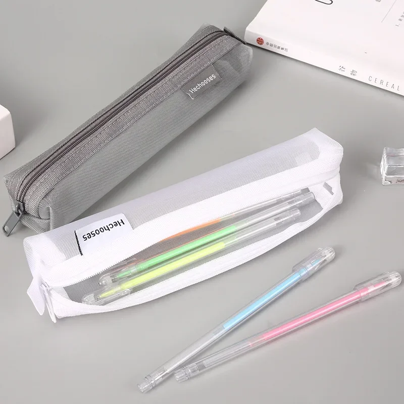 Estuche transparente infantil resistente y cómodo