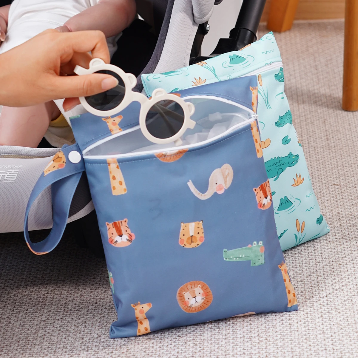 Bolsa de pañales impermeable PUL reutilizable húmedo y seco con asa - imagen 2