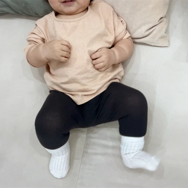 Leggings de bebé niña en algodón suave con tiras estilo primavera - imagen 5