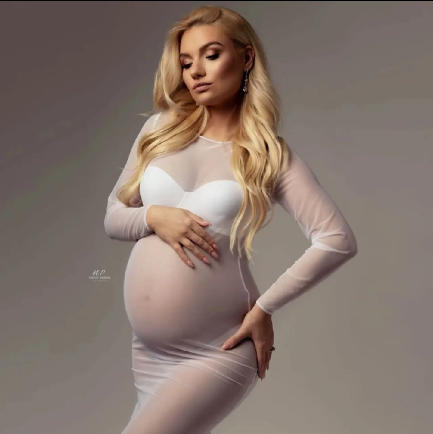 Vestido de tul para sesión de fotos de maternidad
