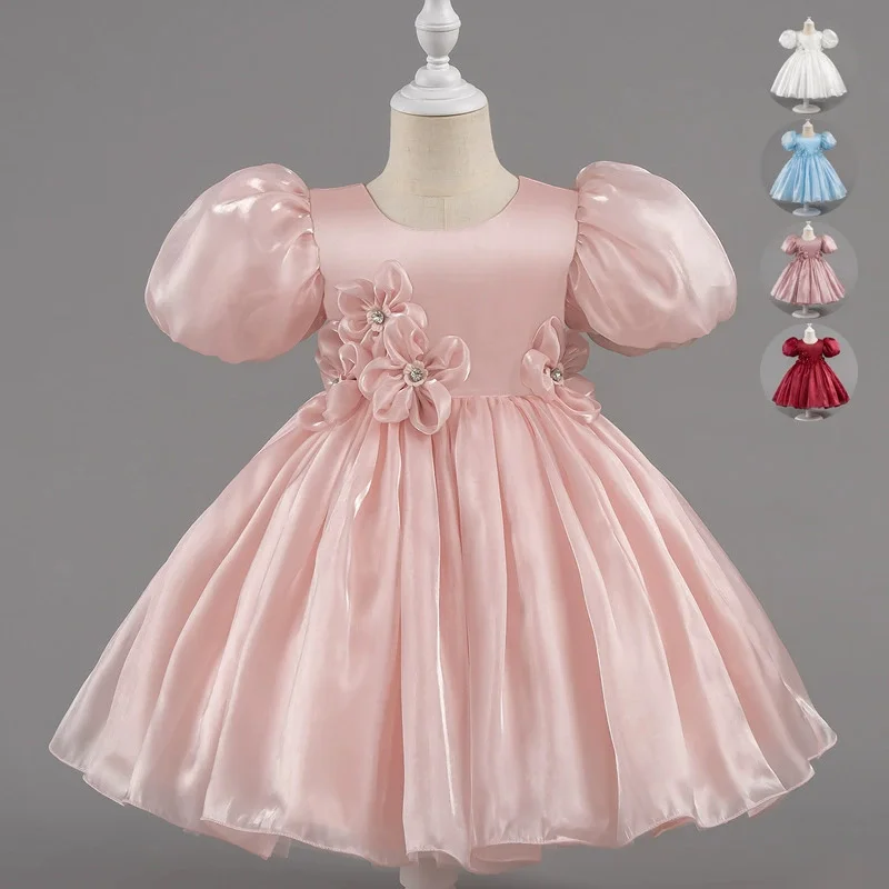 Vestido rosa con tutú y mangas de burbuja
