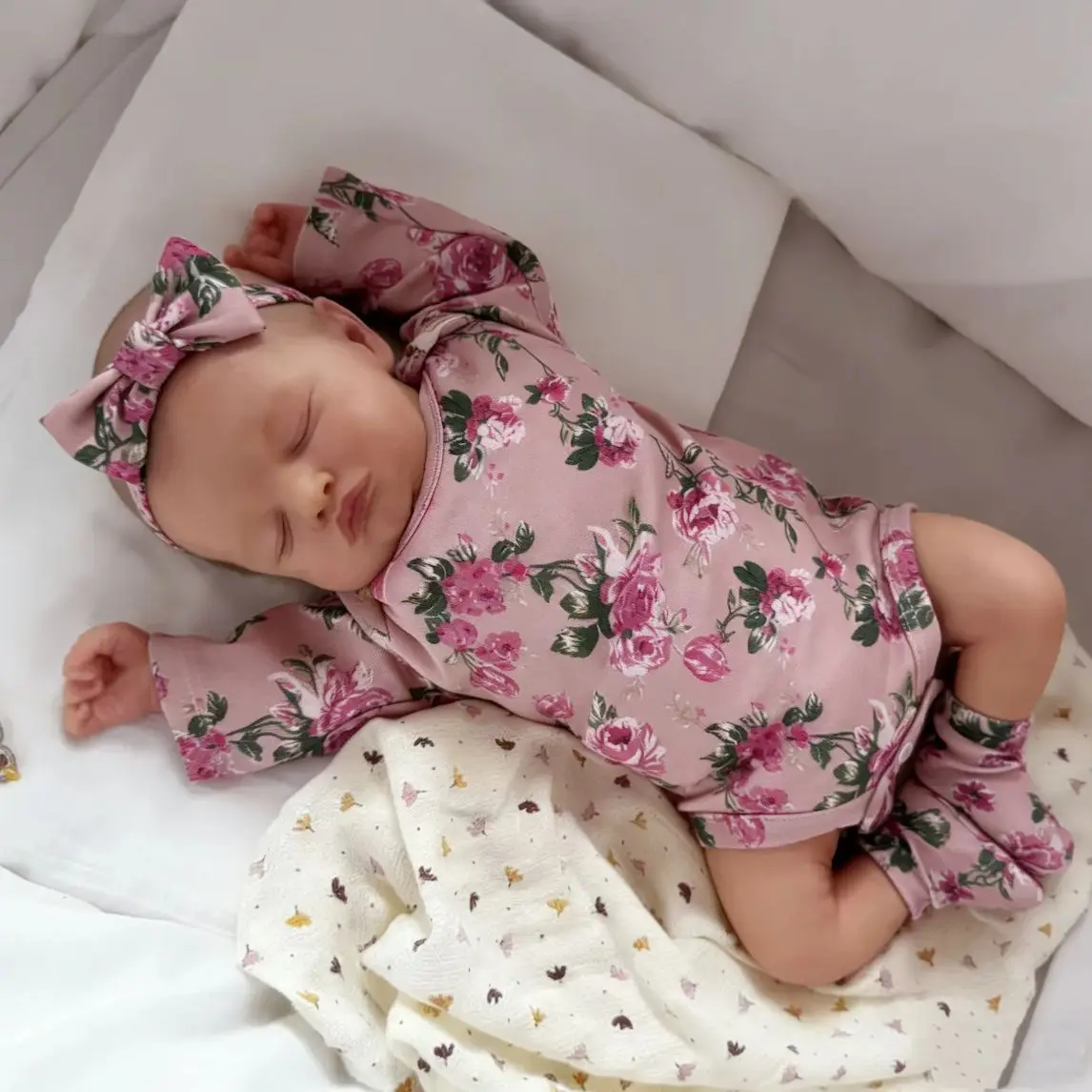 Muñeca bebé reborn realista Rosalie, cuerpo de tela pintado 3D - imagen 3