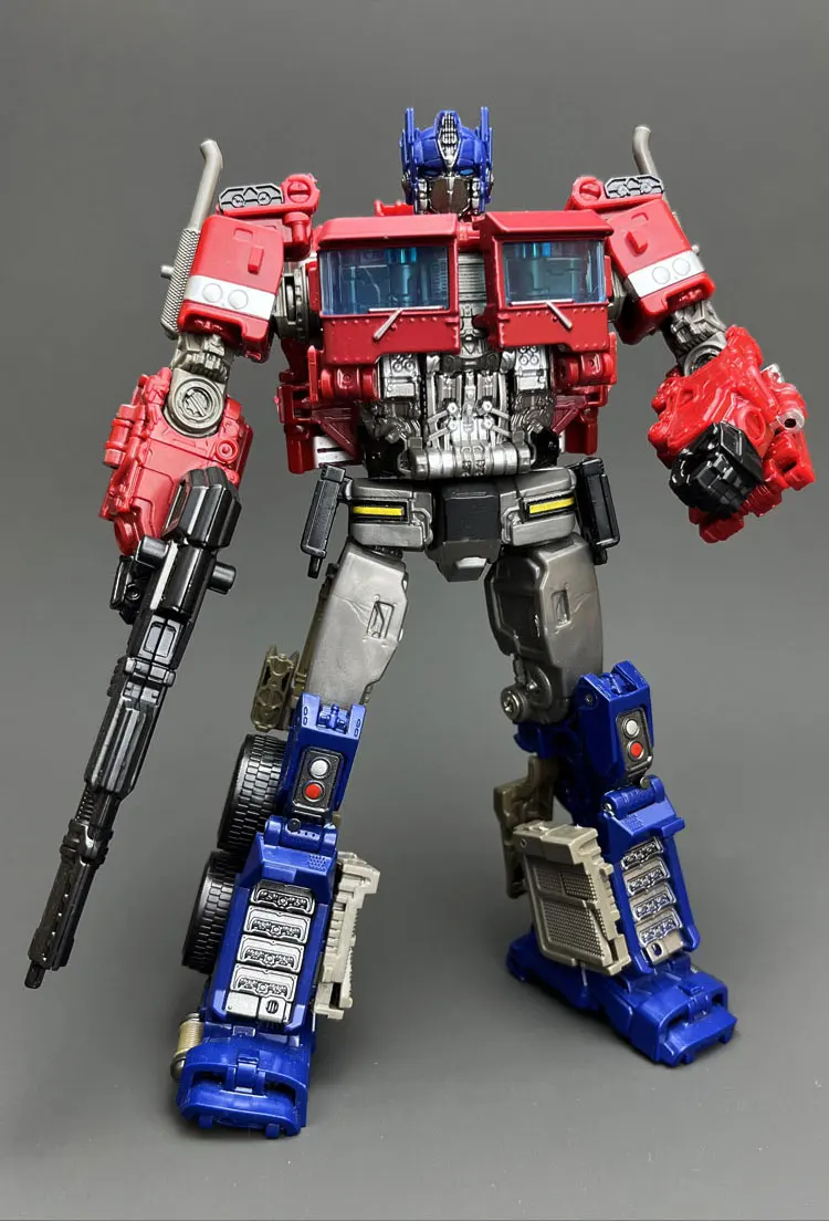 Figura en modo robot completo