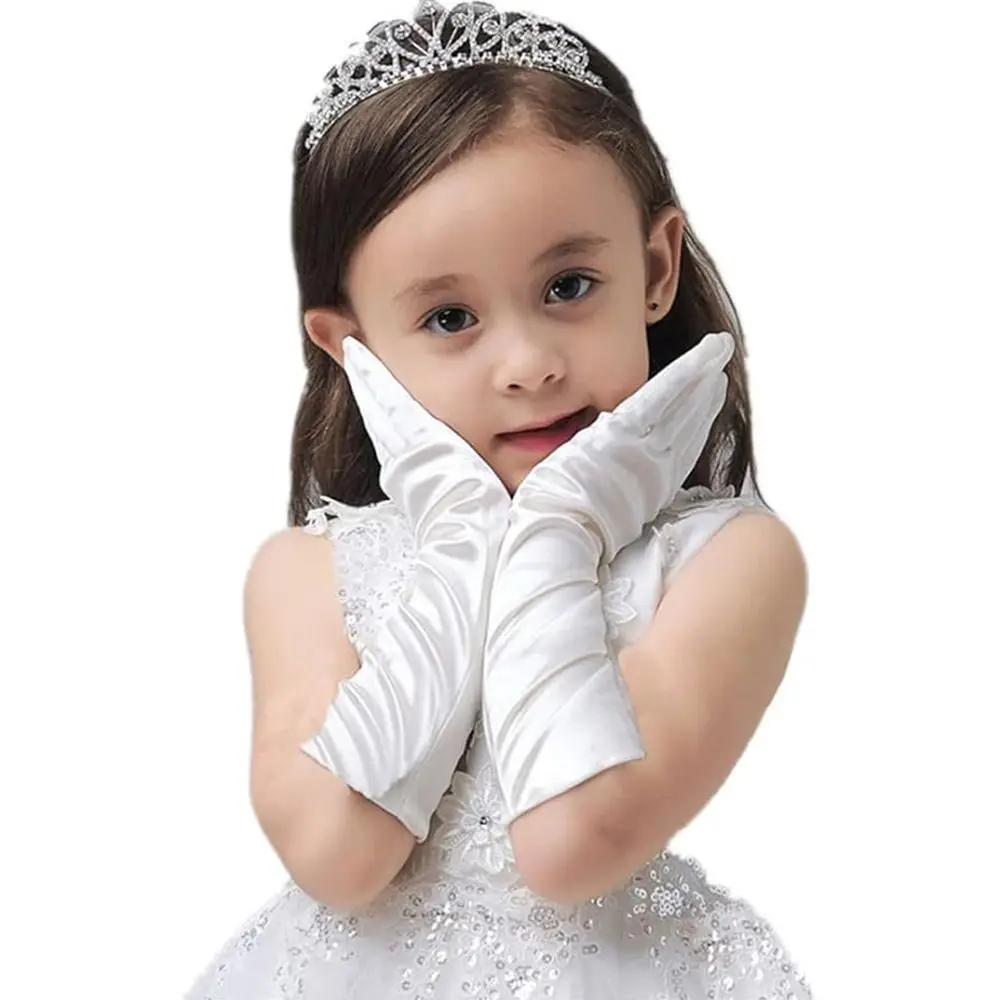 Guantes tipo princesa para looks formales