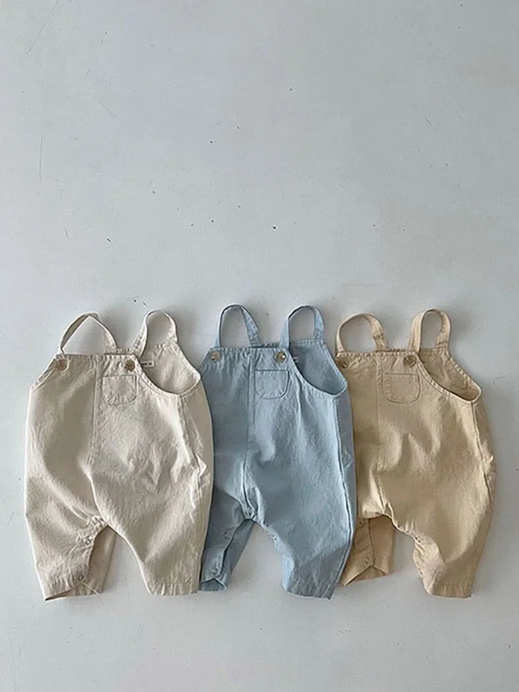 Pelel para bebé color beige con botones frontales