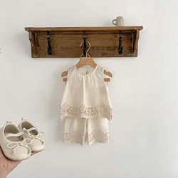 Conjunto de bebé verano: chaleco encaje y pantalón floral bordado
