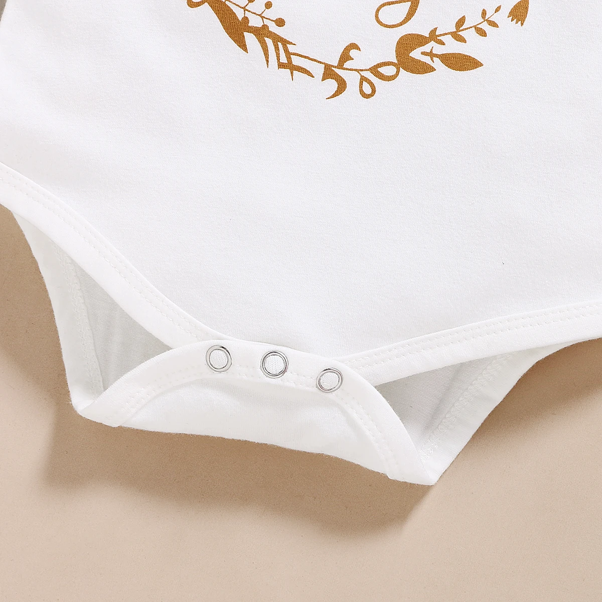 Conjunto verano para bebé niña: pelele y shorts florales con diadema - imagen 5