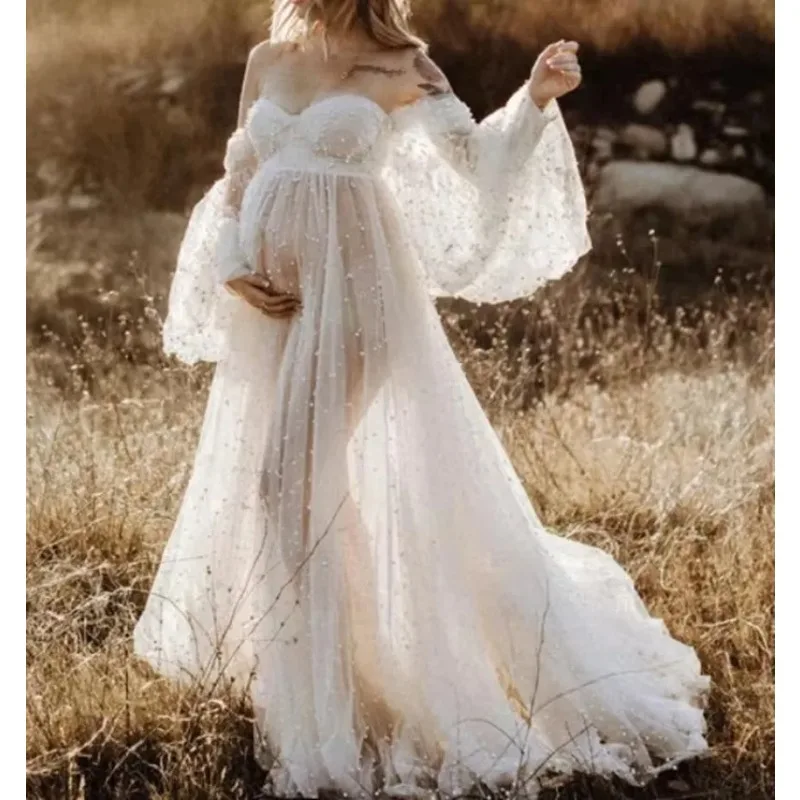 Vestido de maternidad largo en hilo blanco con perlas densas