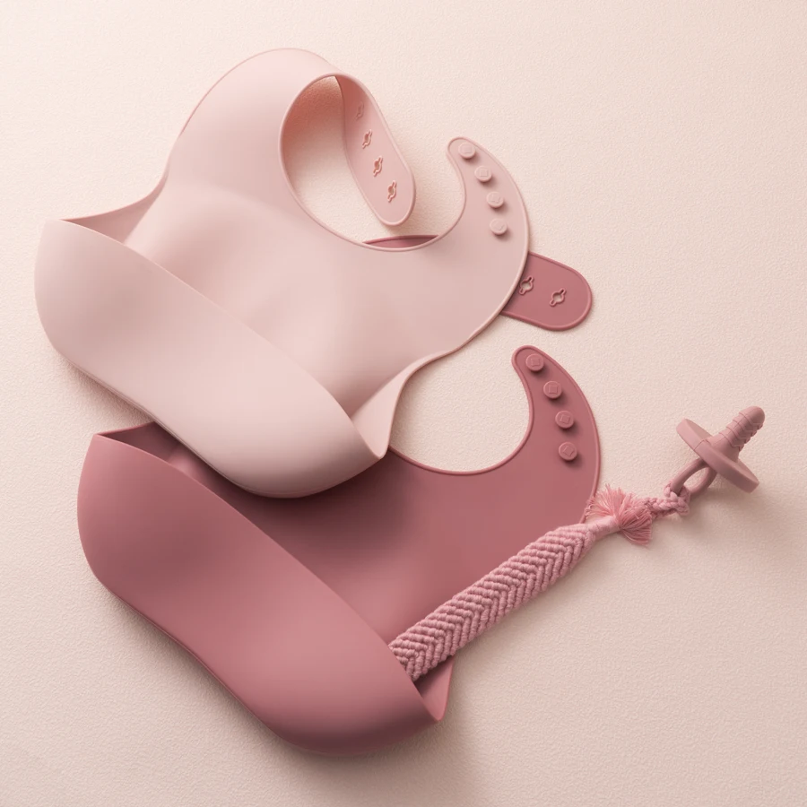 Babero de silicona para bebé – Ajustable, impermeable y suave - imagen 4