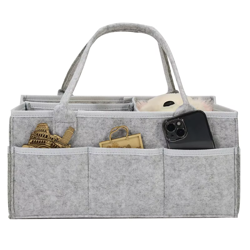 Bolsa de mano pliable para mamá en uso