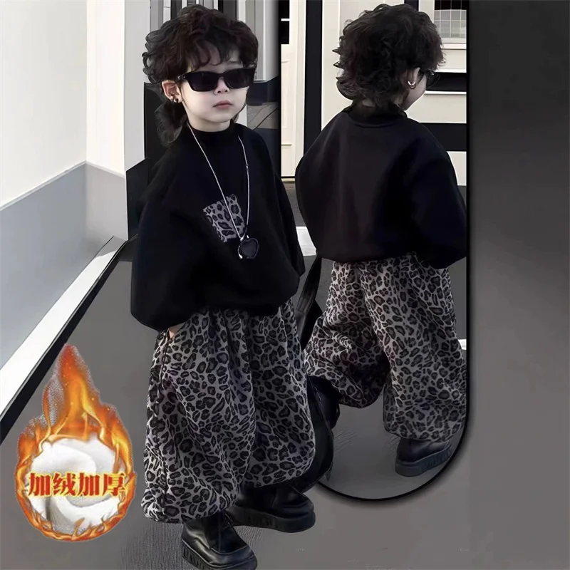 Conjunto de lana para niña: sudadera y pantalón