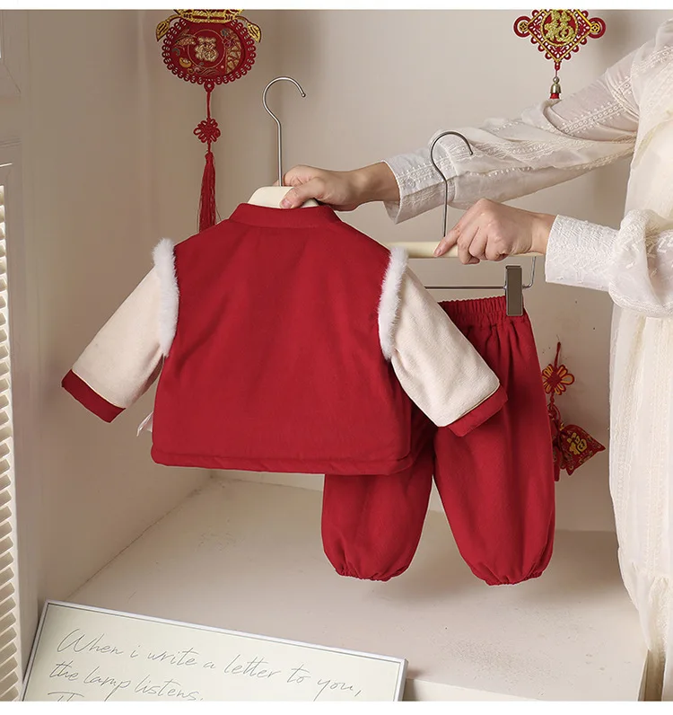 Detalle del bordado rojo estilo chino