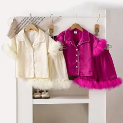 Pijama satén niña con camisa botones y pantalón corto jacquard