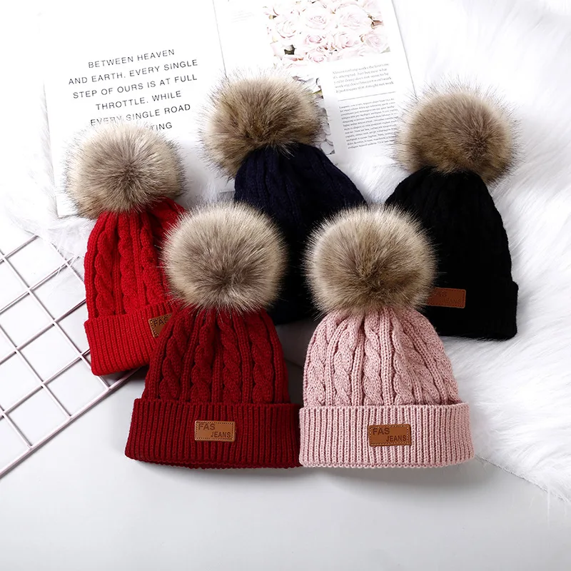 Gorro de ganchillo visto desde diferentes ángulos