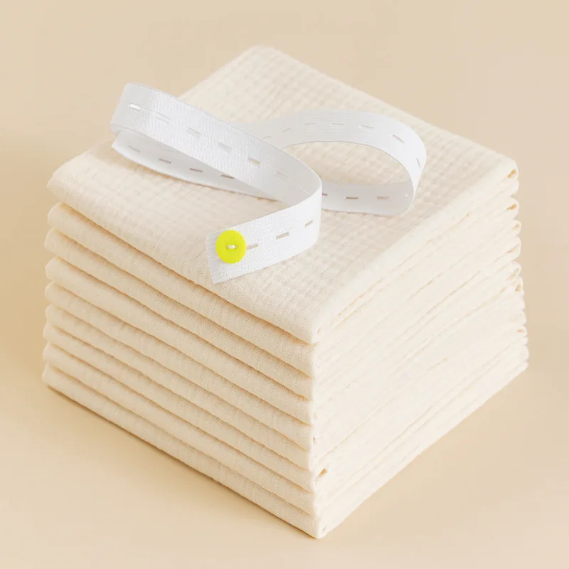 Pañal de gasa blanco mostrando textura suave