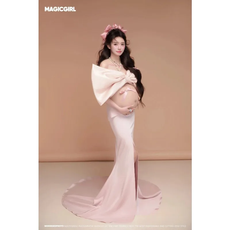 Vestido de maternidad elegante para sesión de fotos en estudio - imagen 2