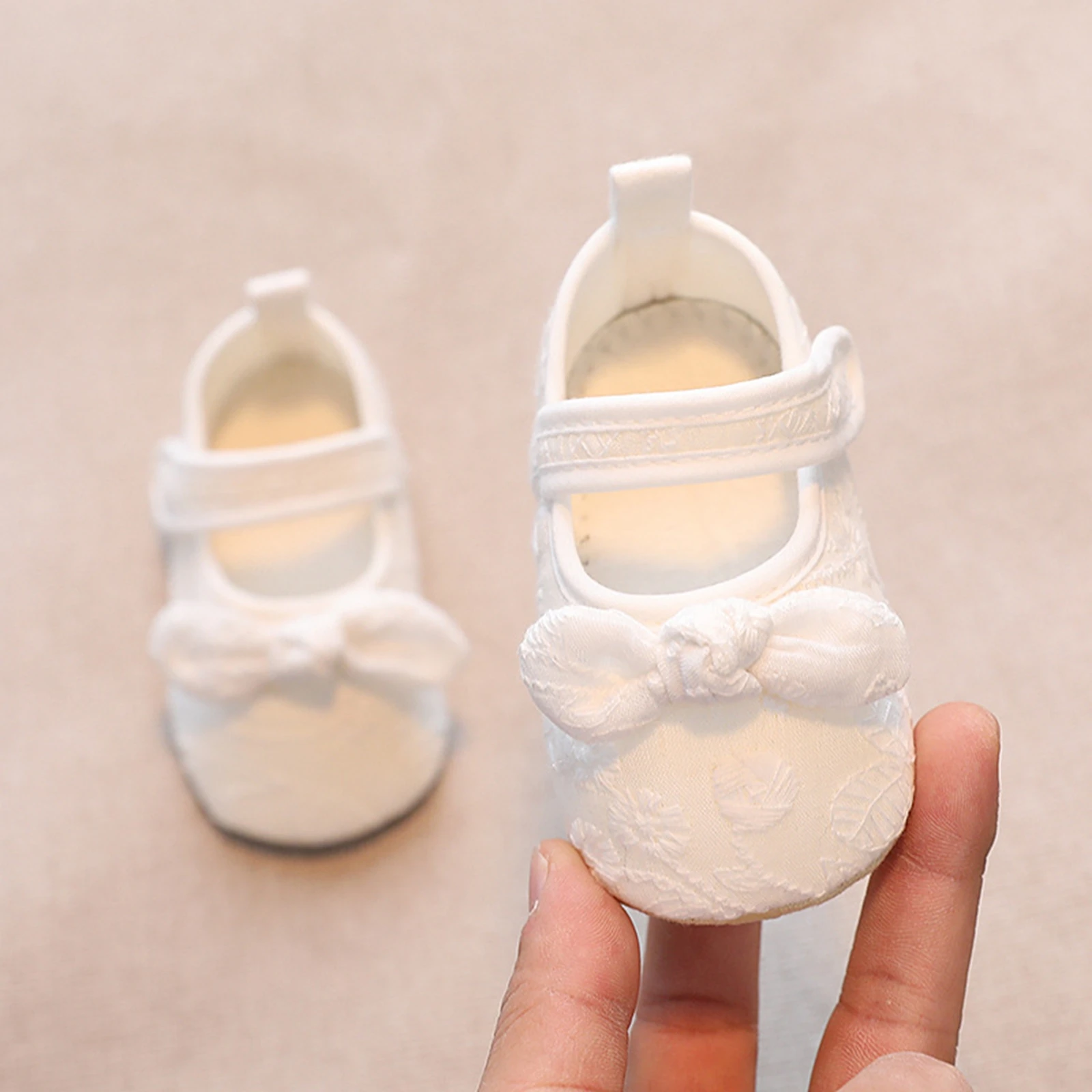 BeQeuewll Zapatos planos antideslizantes para primeros pasos con lazo - imagen 5