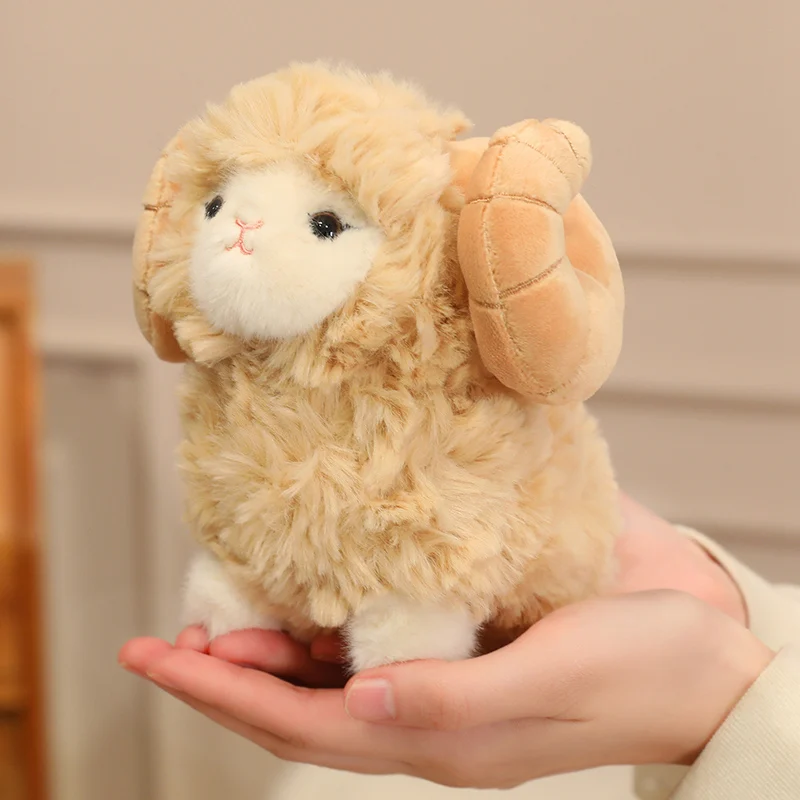 Peluche de oveja suave esponjosa para niñas con cuernos grandes