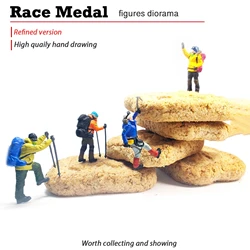 Tren en miniatura de resina con figura infantil para diorama