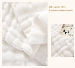 Babero absorbente de algodón bordado para bebé