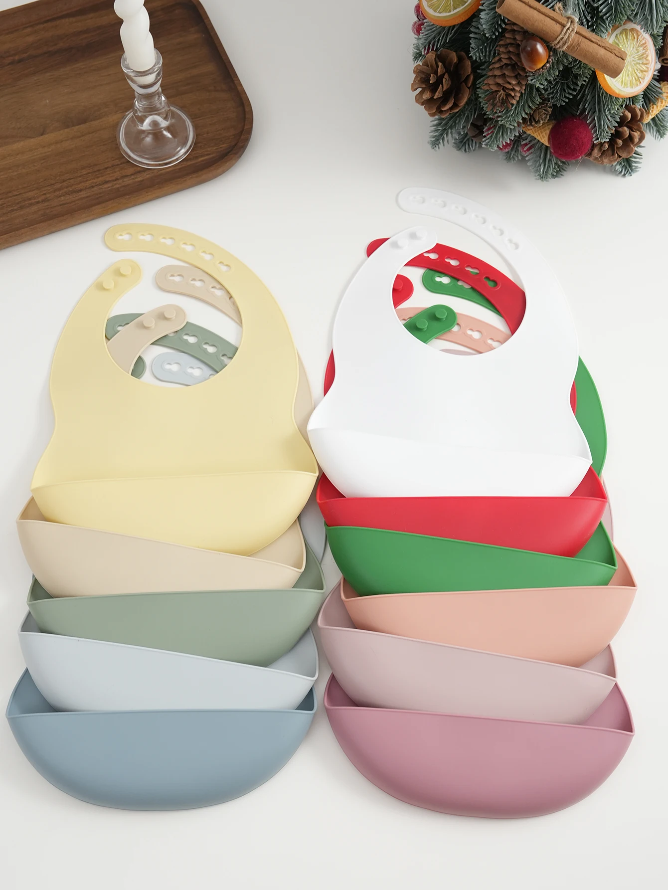 Babero de silicona impermeable ajustable sin BPA para bebé - imagen 4