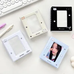 Álbum para Polaroids con rejilla de puntos y dibujos animados