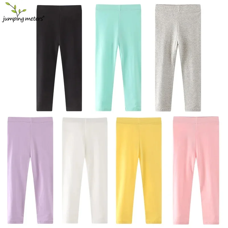 Colores blanco y negro para niñas