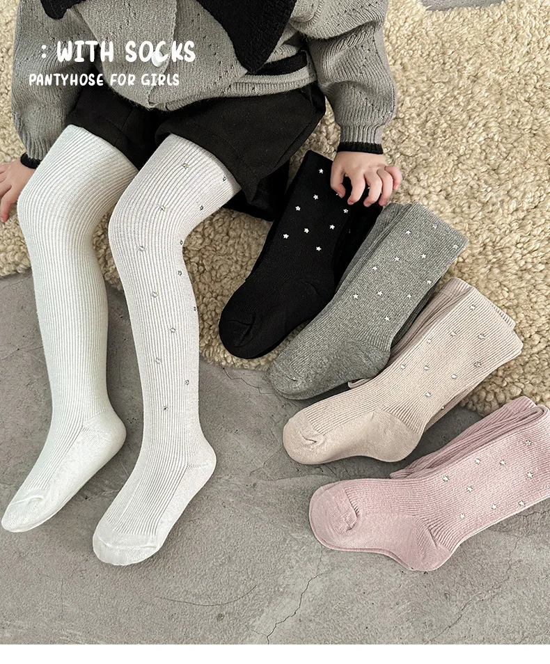 Collants con estrellas y purpurina sobre algodón suave